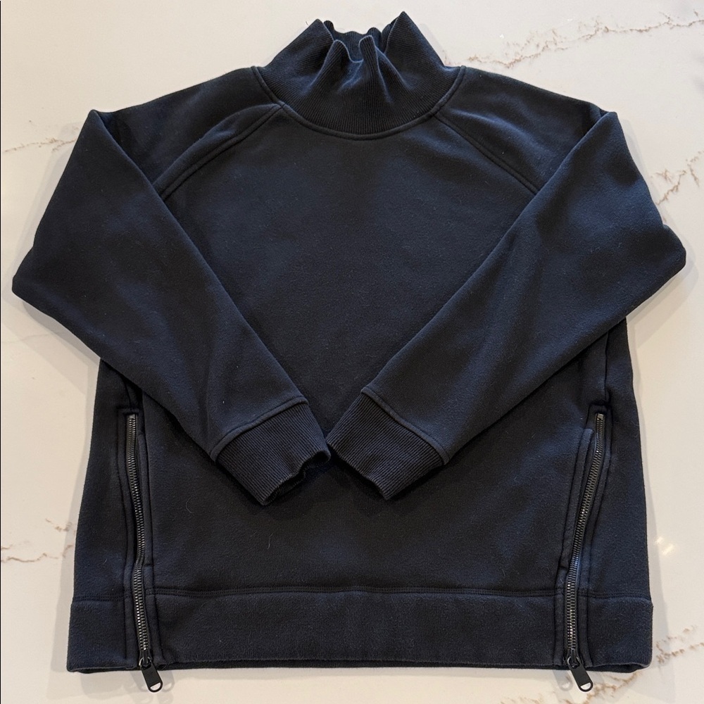 Athleta Women’s Black Turtleneck Sweatshirt Size Small